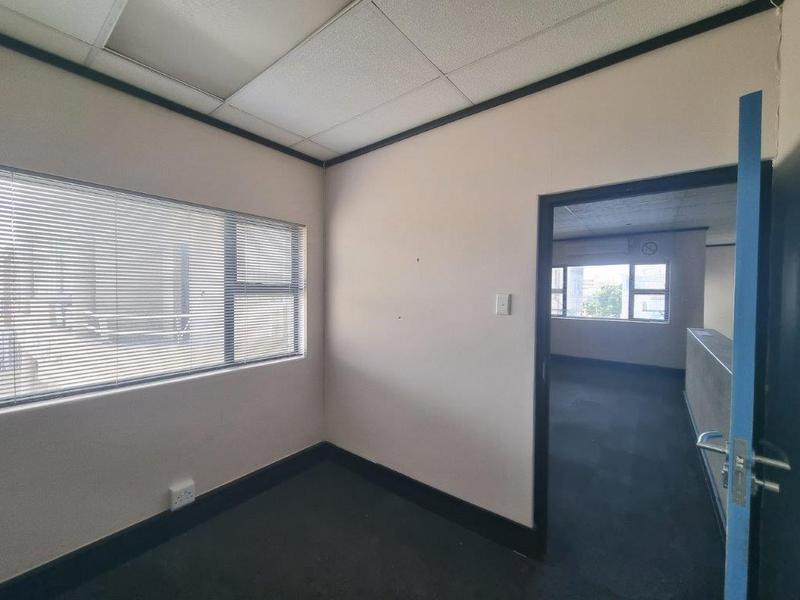 To Let commercial Property for Rent in Mount Croix Eastern Cape